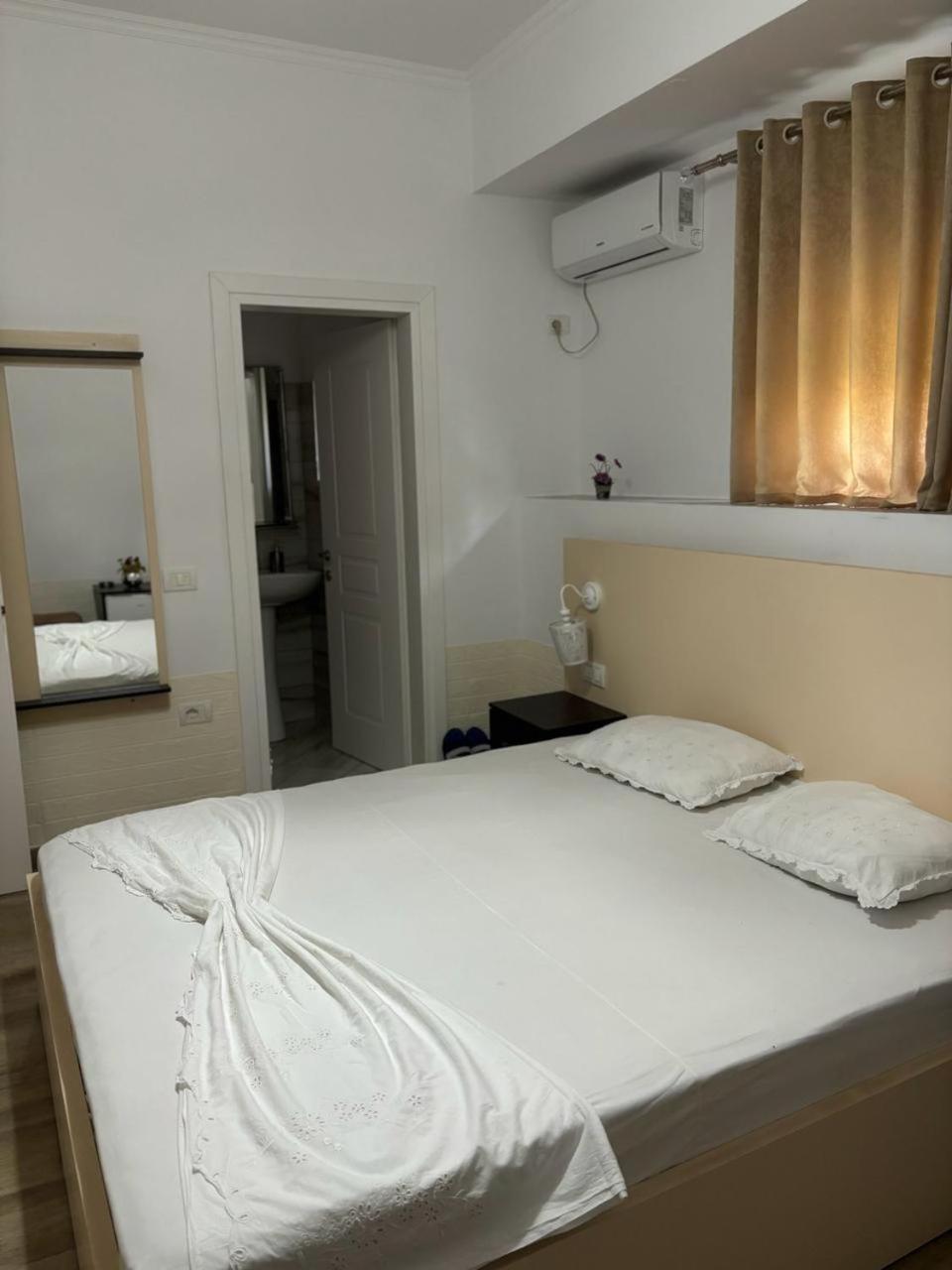 Guest House Adi Hoxha 培拉特 外观 照片